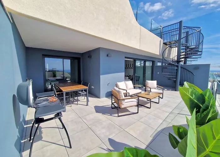 Sr Oasis 325 2 Bdr Penthouse With Sea View Estepona