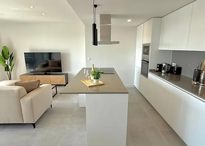 Sr Oasis 325 2 Bdr Penthouse With Sea View Estepona